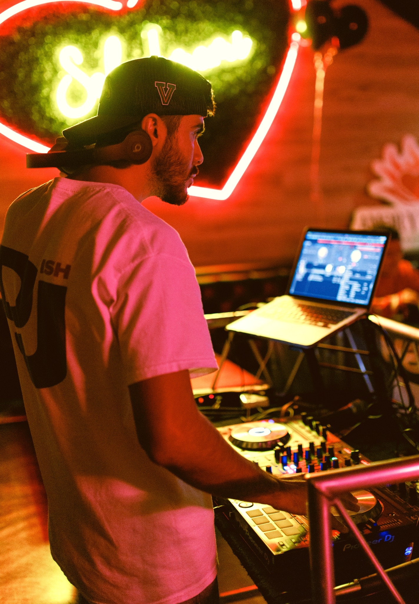 DJ ISH